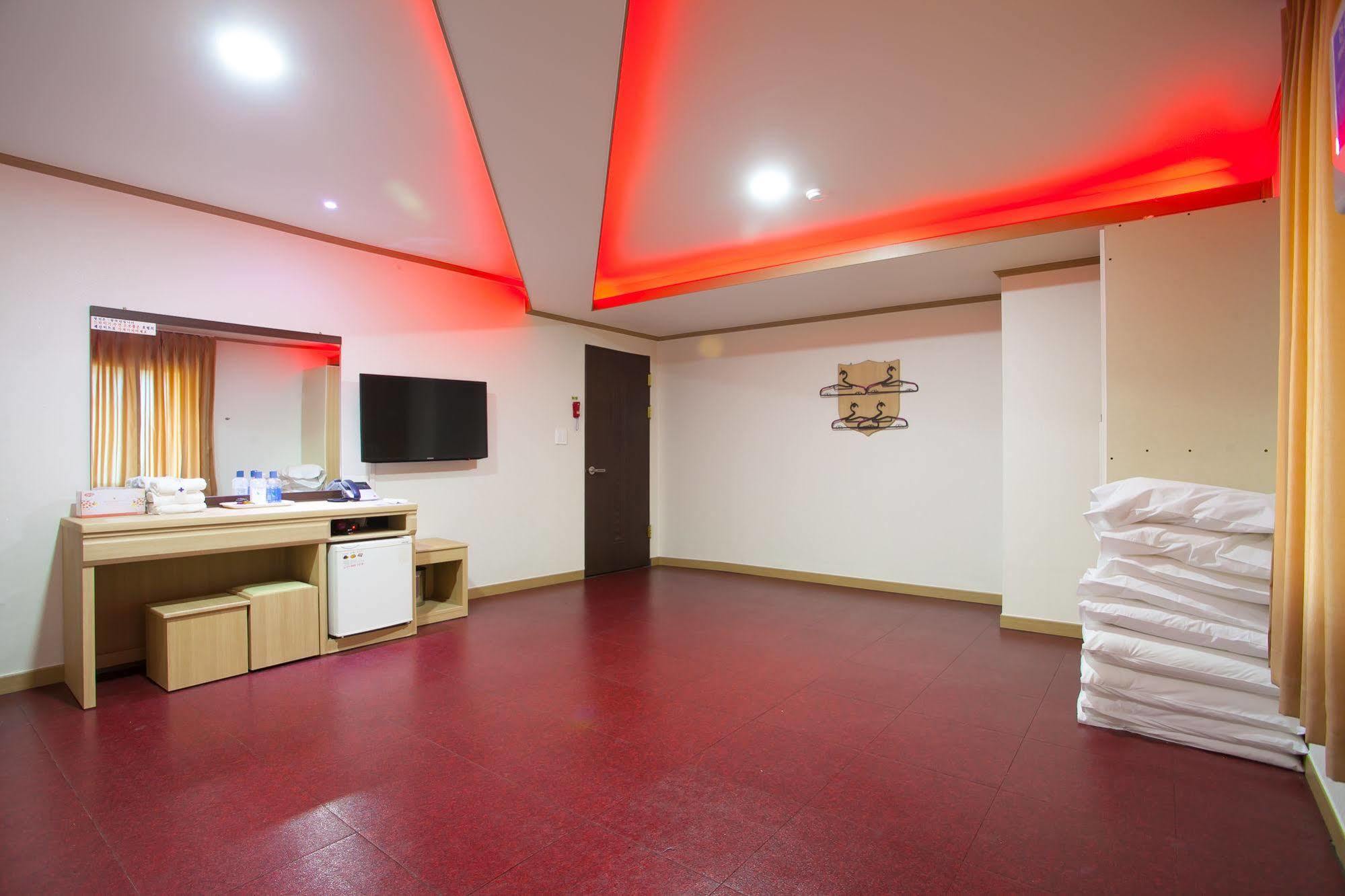 Suanbo Saipan Hot Spring Hotel Chungju Eksteriør bilde